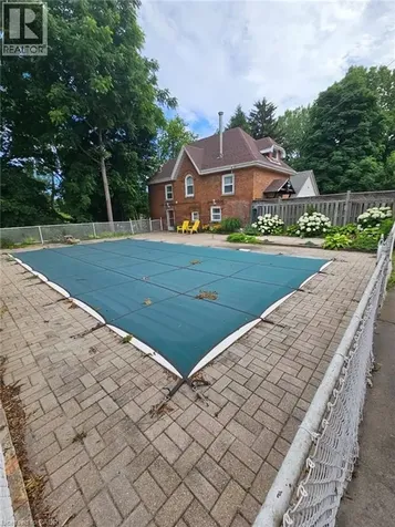 463 King Street West Chatham-kent ON N7M 1G6