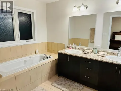 15 Blacklock Street Cambridge ON N1S 0E6