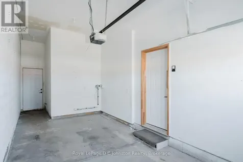 935 Goderich Street North Saugeen Shores ON N0H 2C3