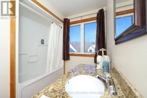 33 White Bear Court Temagami ON P0H 2H0