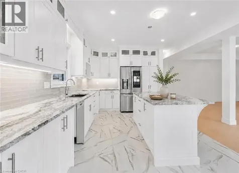 22 Roselawn Avenue Ancaster ON L9G 2H9