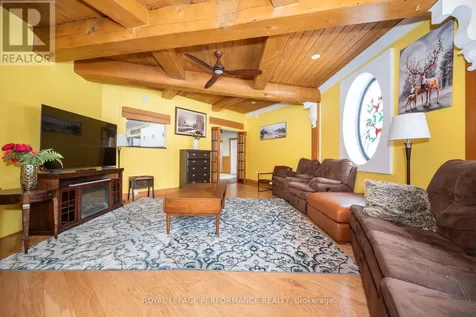 1371 Victoria Street Petawawa ON K8H 2E9