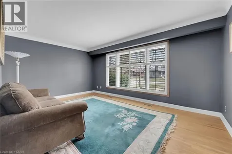 9 Gavin Drive St. Catharines ON L2M 2X4