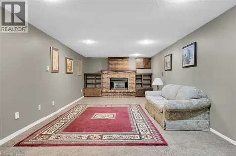 9 Gavin Drive St. Catharines ON L2M 2X4