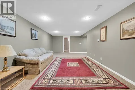 9 Gavin Drive St. Catharines ON L2M 2X4