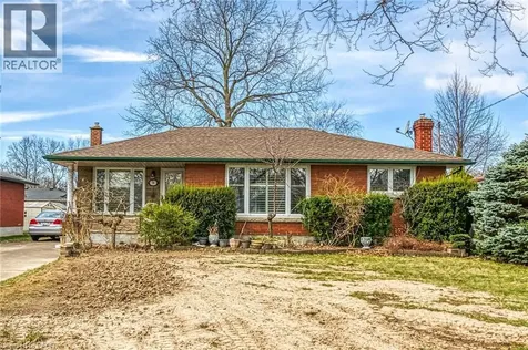 9 Gavin Drive St. Catharines ON L2M 2X4