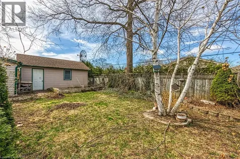 9 Gavin Drive St. Catharines ON L2M 2X4