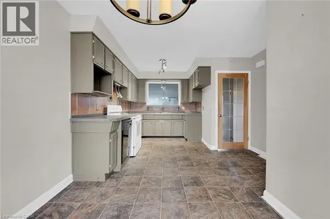 9 Gavin Drive St. Catharines ON L2M 2X4