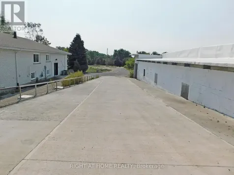 277 Rock Chapel Road Hamilton ON L9H 5E2