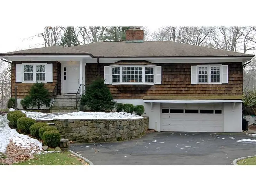 6 Carriage Road Cos Cob CT 06807