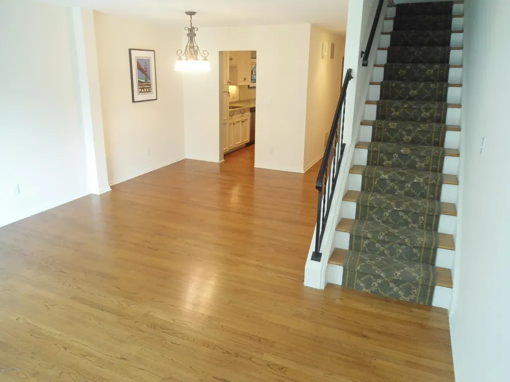 8 Whiffletree Way Riverside CT 06878