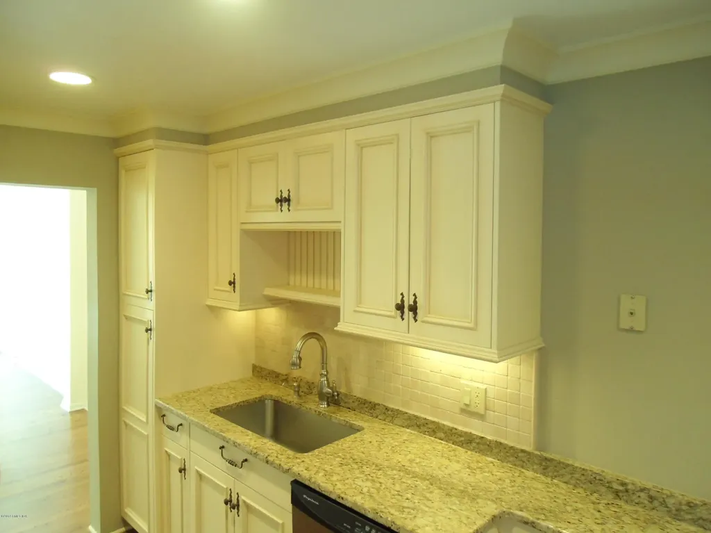 8 Whiffletree Way Riverside CT 06878