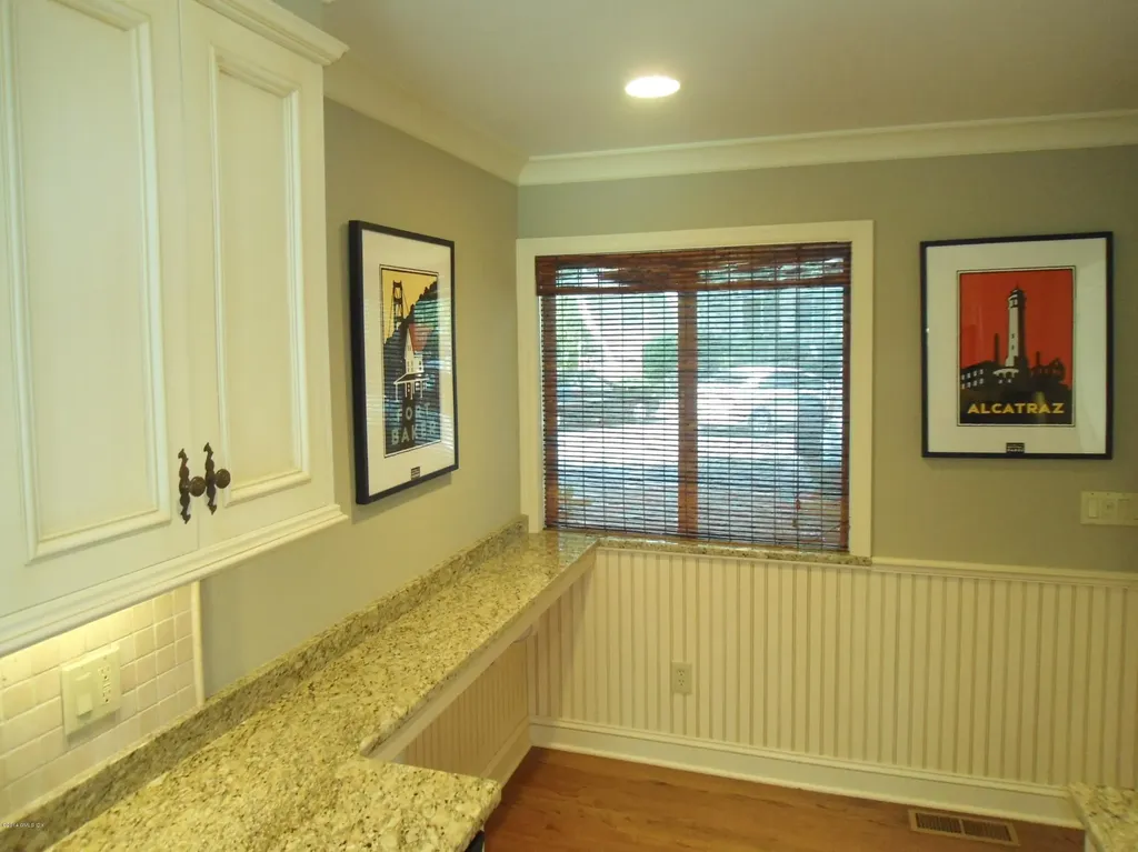 8 Whiffletree Way Riverside CT 06878