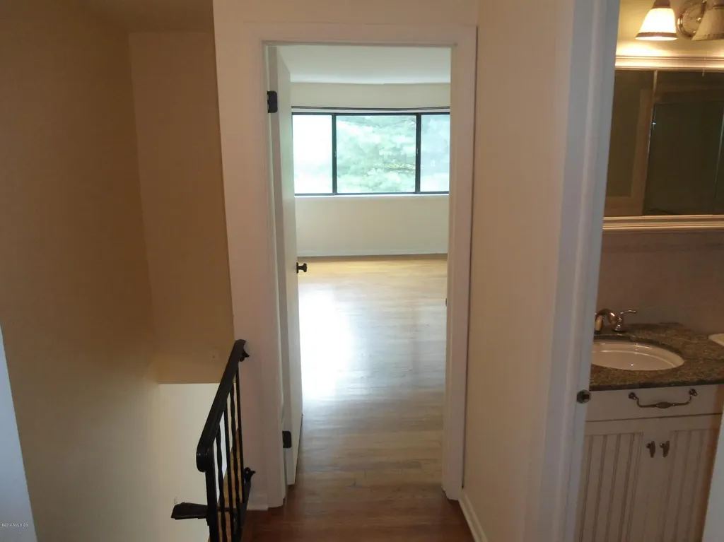 8 Whiffletree Way Riverside CT 06878
