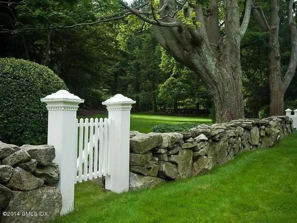 8 Whiffletree Way Riverside CT 06878