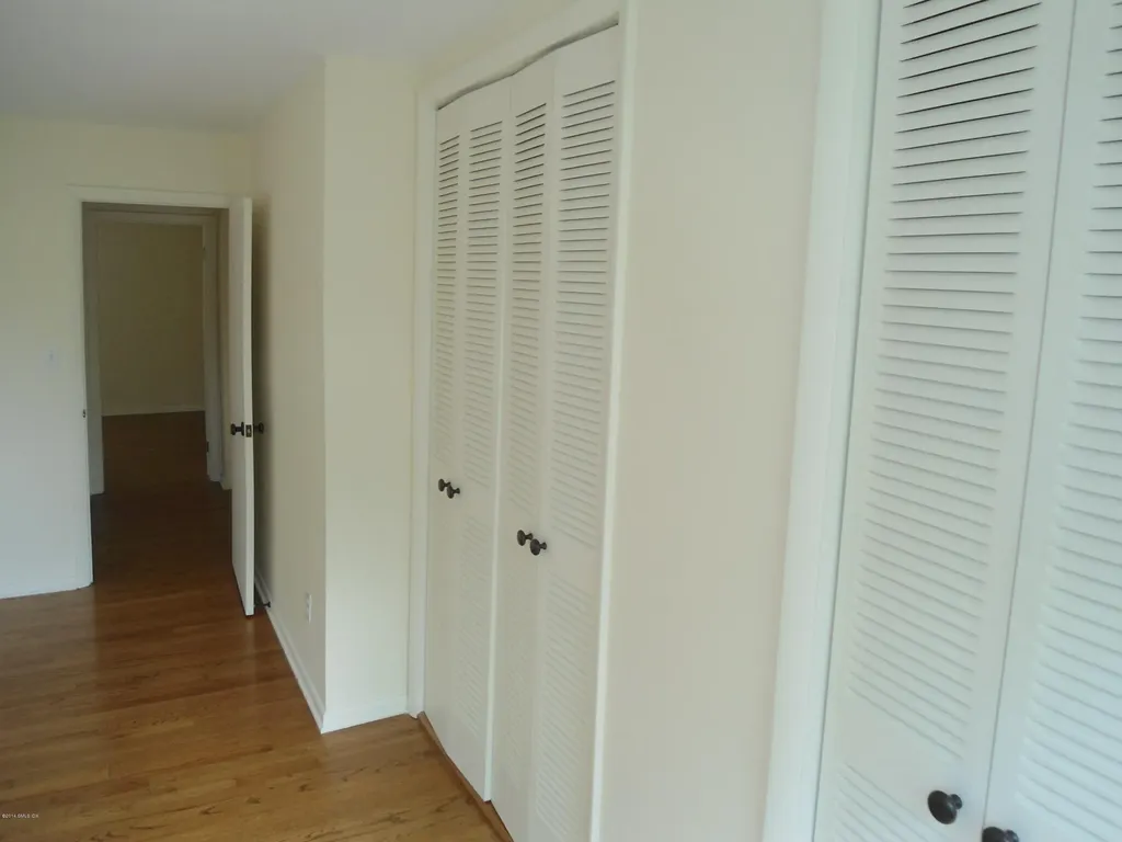 8 Whiffletree Way Riverside CT 06878