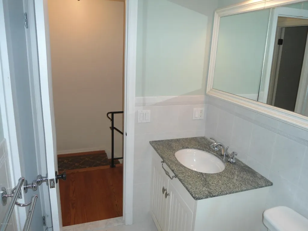 8 Whiffletree Way Riverside CT 06878