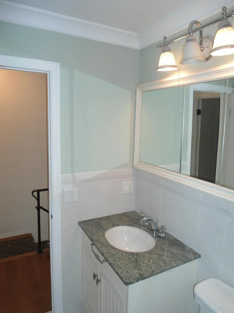 8 Whiffletree Way Riverside CT 06878