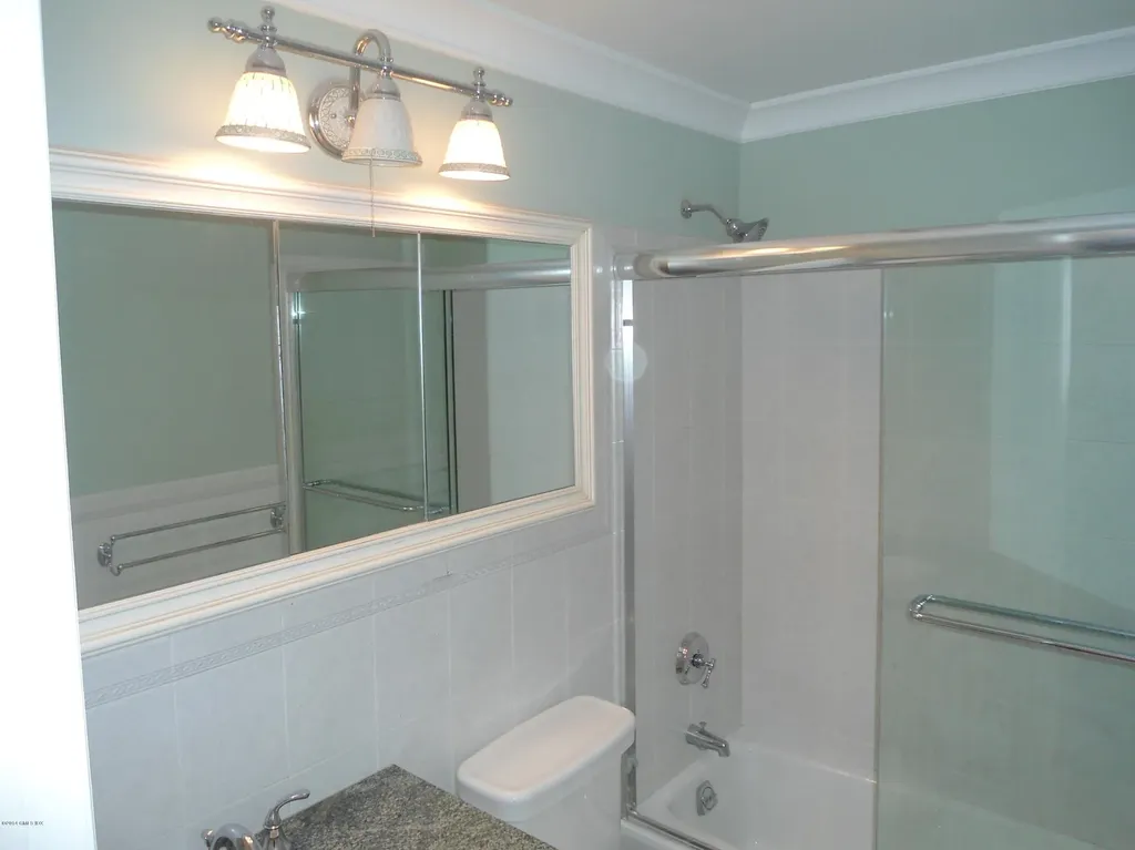 8 Whiffletree Way Riverside CT 06878
