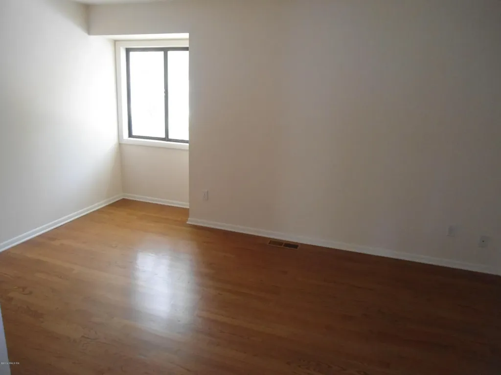 8 Whiffletree Way Riverside CT 06878