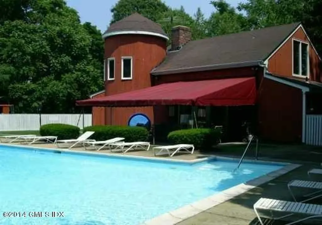 8 Whiffletree Way Riverside CT 06878