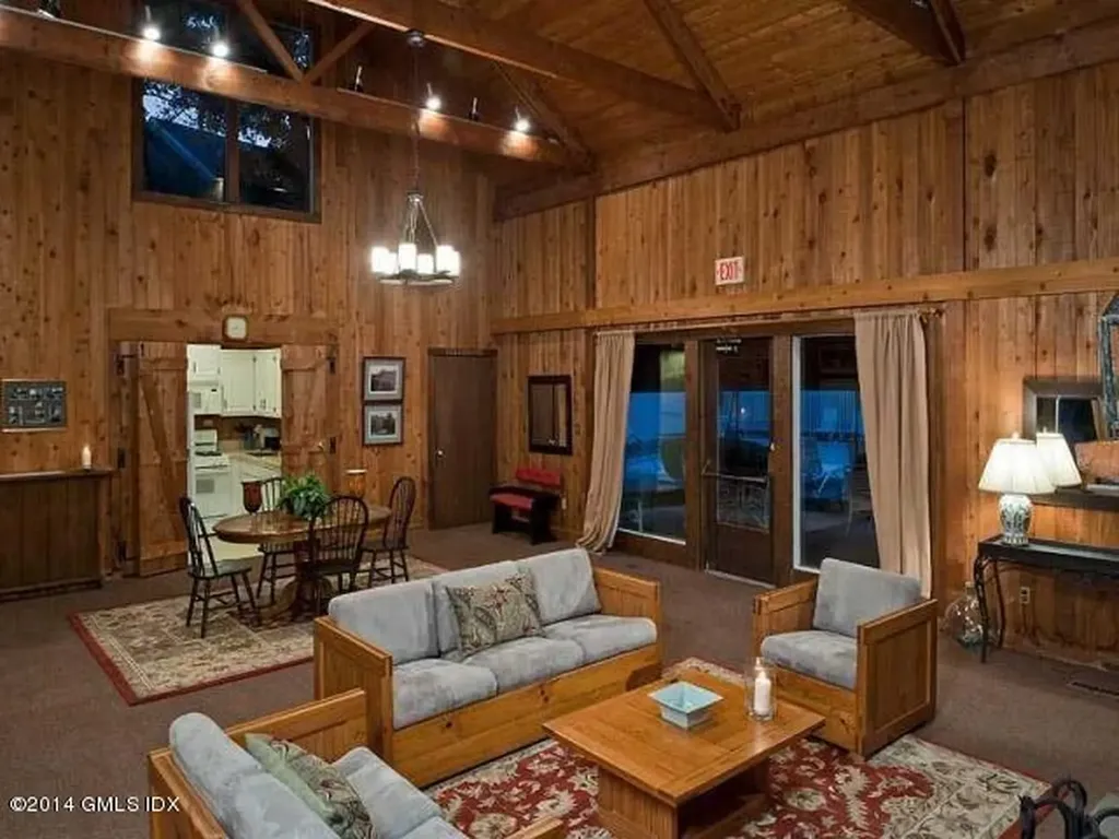 8 Whiffletree Way Riverside CT 06878