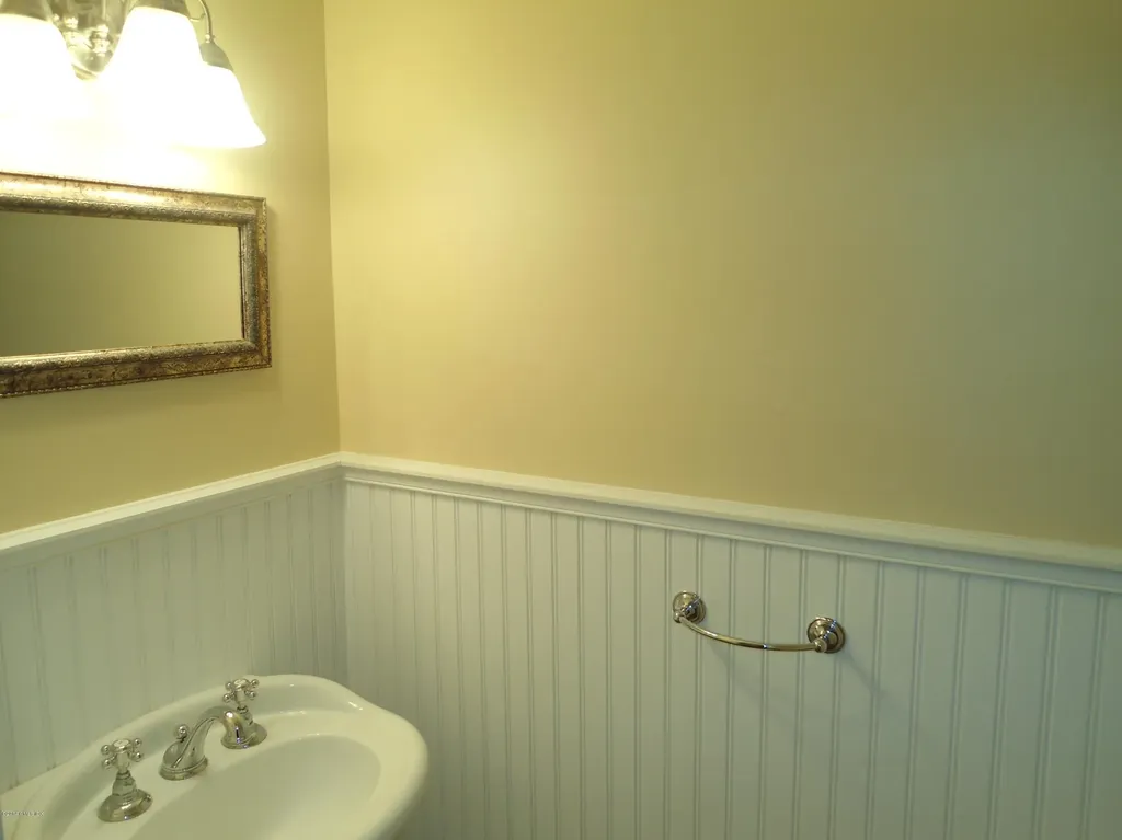 8 Whiffletree Way Riverside CT 06878