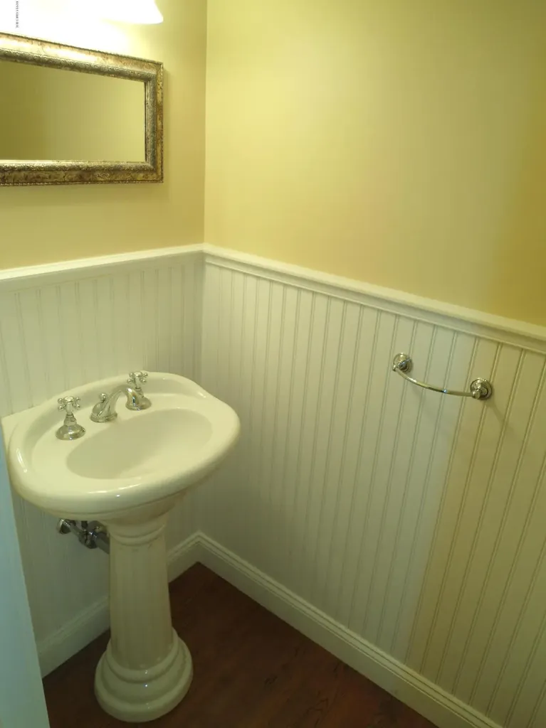8 Whiffletree Way Riverside CT 06878