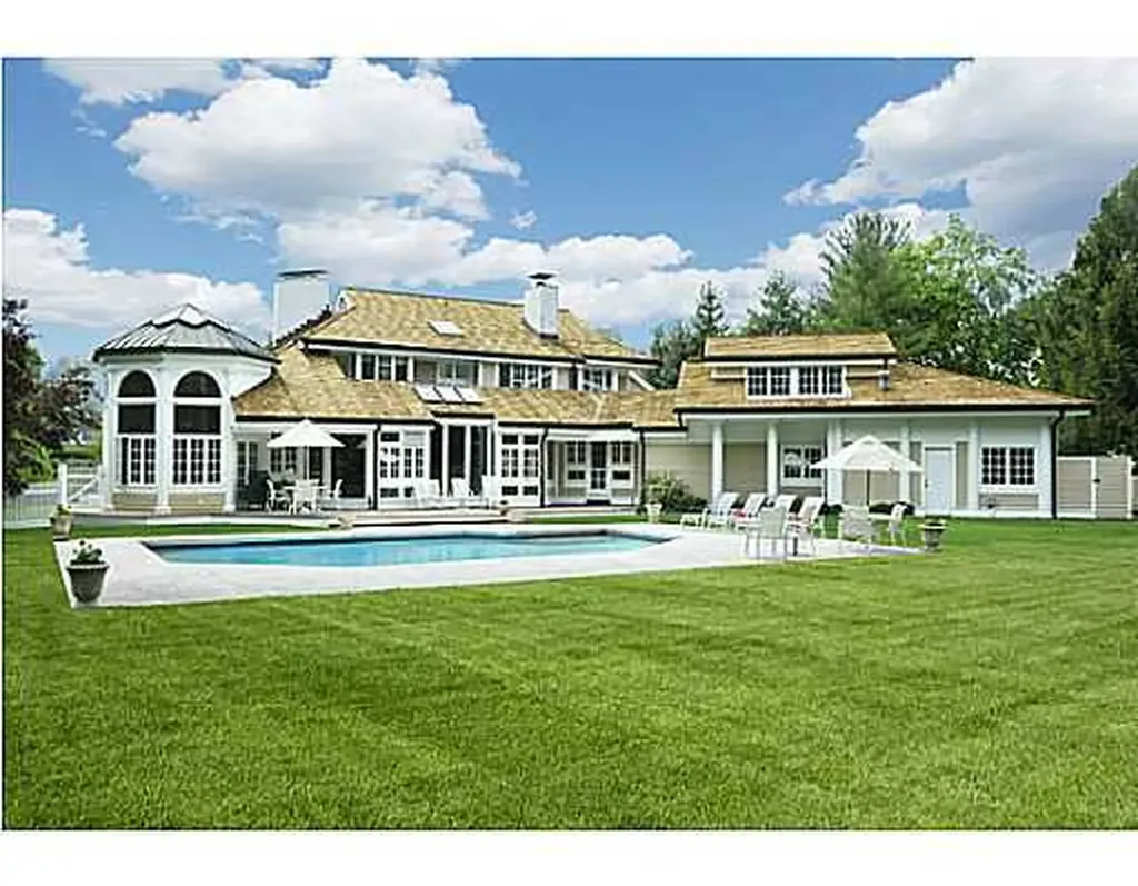 557 Round Hill Road Greenwich CT 06831