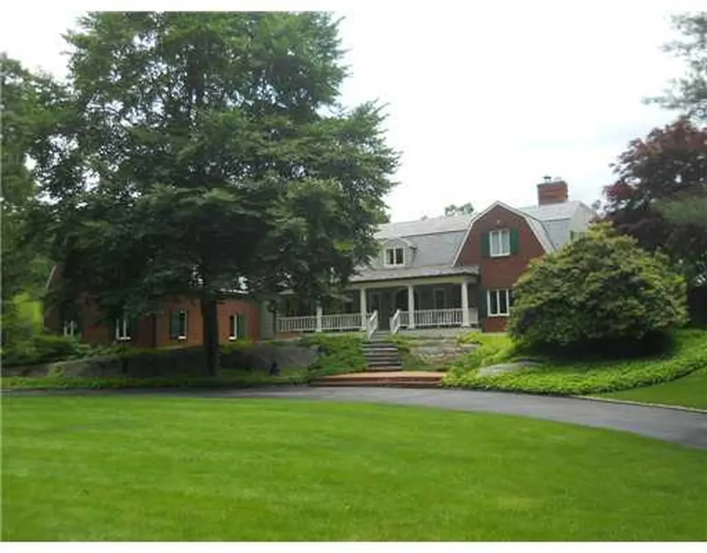 12 Stonebrook Lane Cos Cob CT 06807