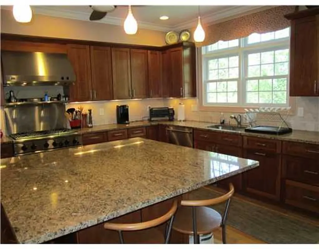59 Le Grande Avenue Greenwich CT 06830
