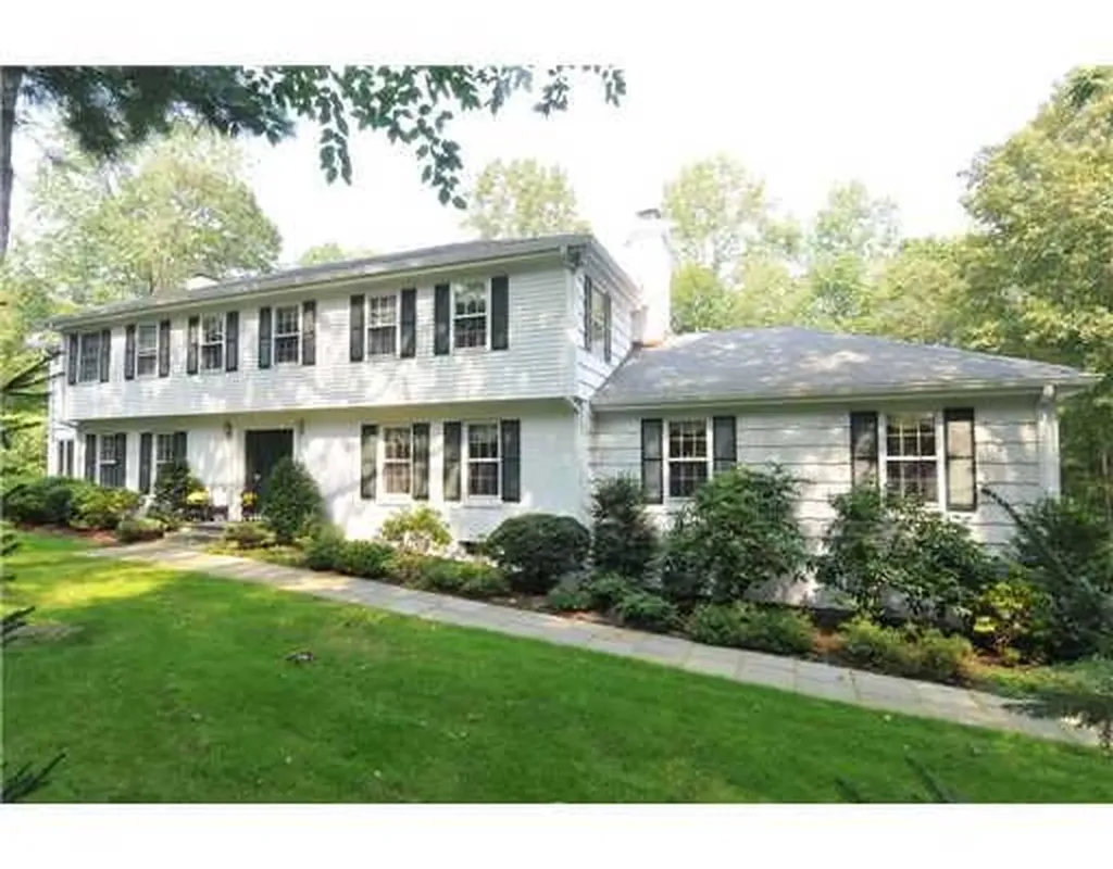 11 Londonderry Drive Greenwich CT 06830