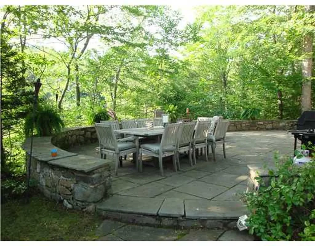 51 Old Stone Bridge Road Cos Cob CT 06807