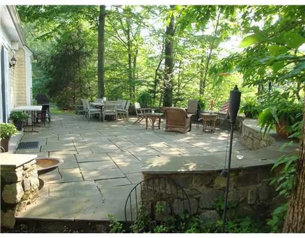 51 Old Stone Bridge Road Cos Cob CT 06807