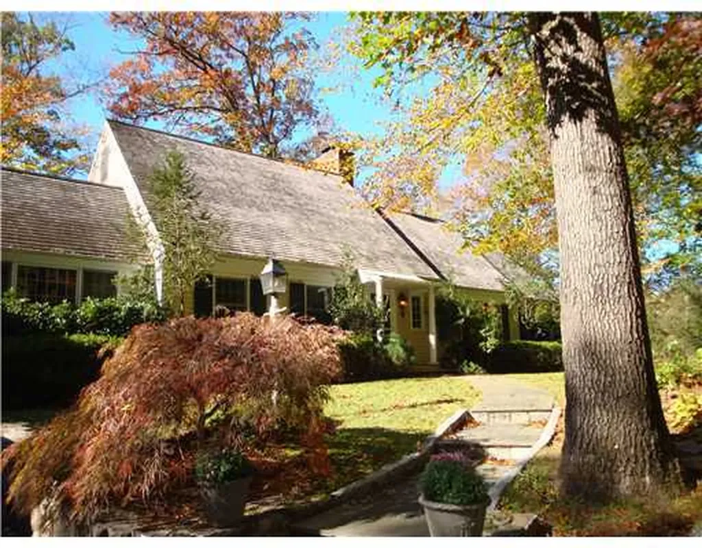 51 Old Stone Bridge Road Cos Cob CT 06807
