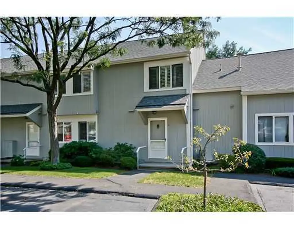 10 Whiffletree Way Riverside CT 06878