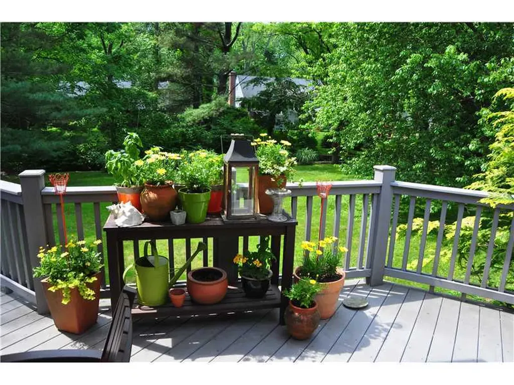 22 Shady Brook Lane Old Greenwich CT 06870
