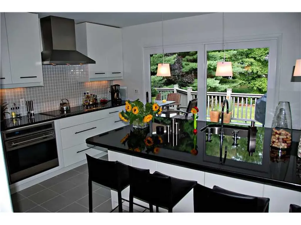 22 Shady Brook Lane Old Greenwich CT 06870