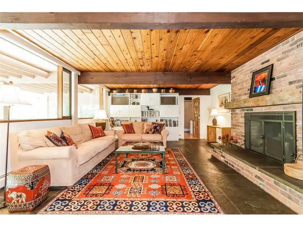 335 Valley Road Cos Cob CT 06807