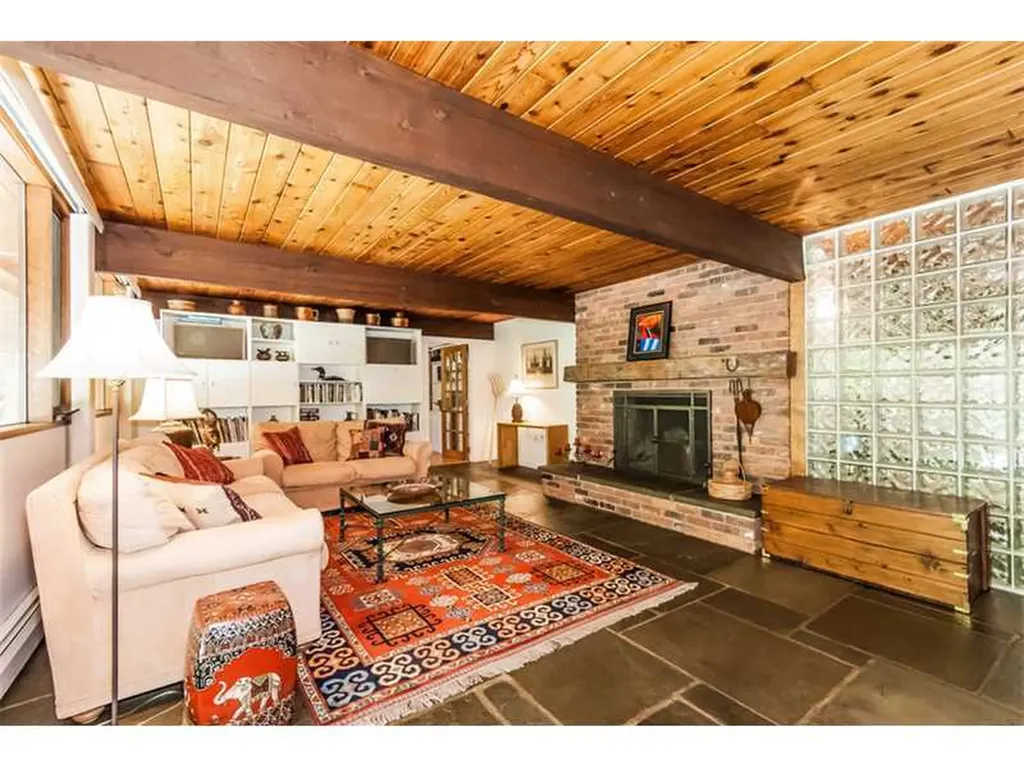 335 Valley Road Cos Cob CT 06807