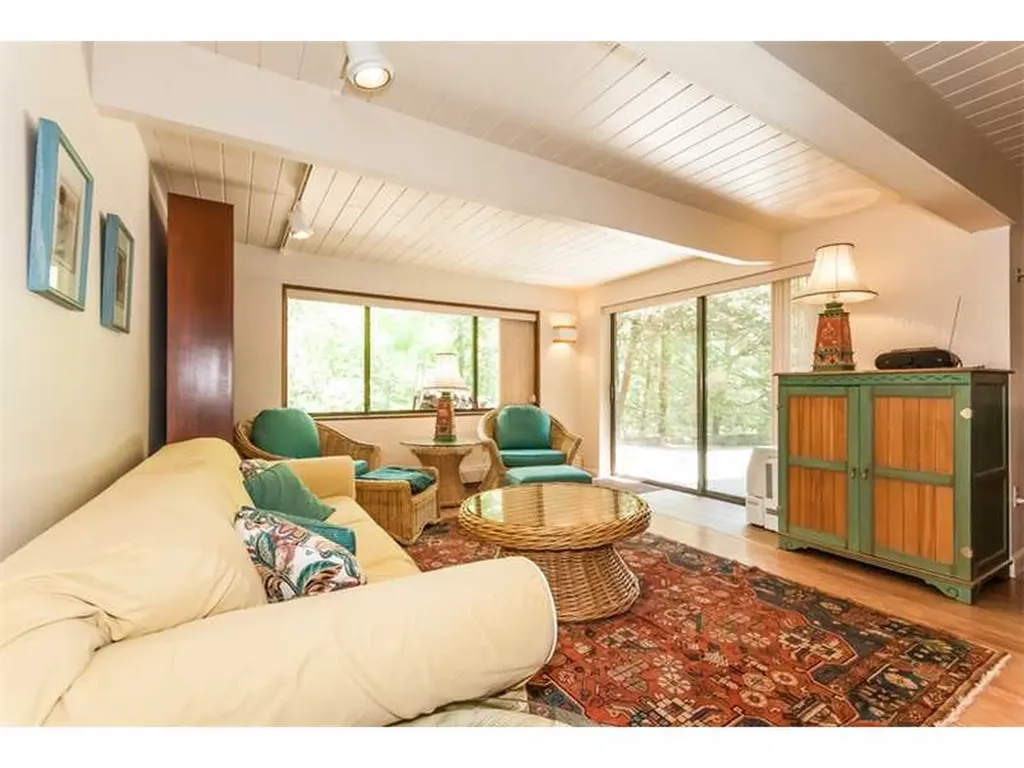 335 Valley Road Cos Cob CT 06807