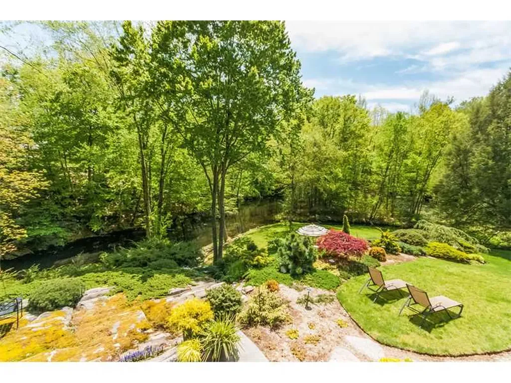 335 Valley Road Cos Cob CT 06807