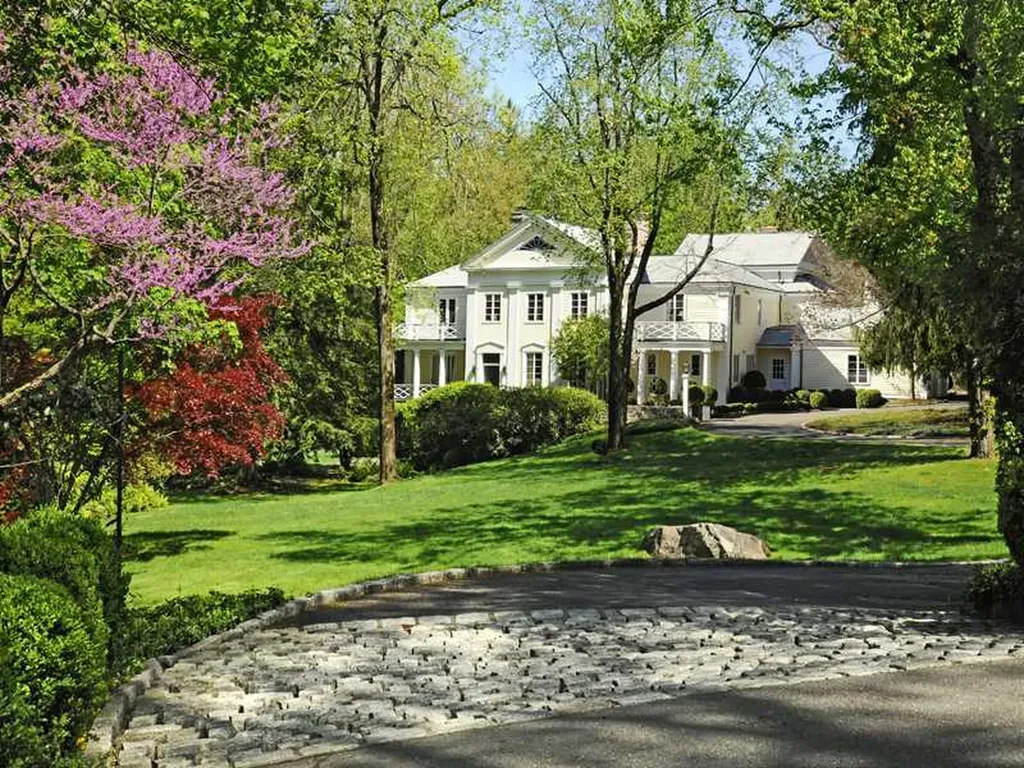 90 Round Hill Road Greenwich CT 06831