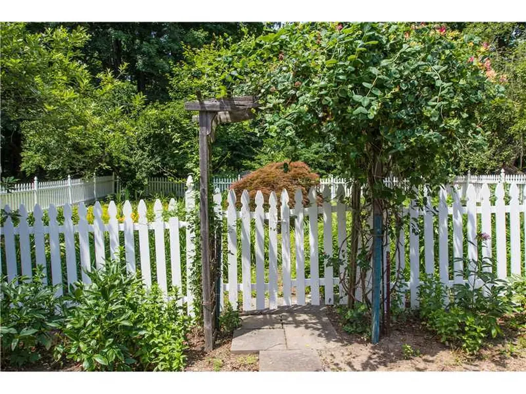 434 Round Hill Road Greenwich CT 06831