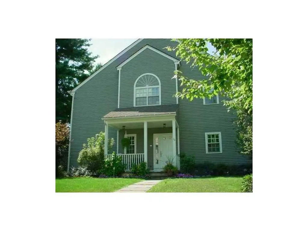28 Home Place Greenwich CT 06830