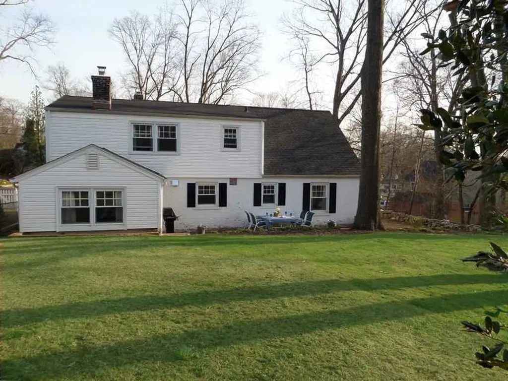 11 Macarthur Drive Old Greenwich CT 06870