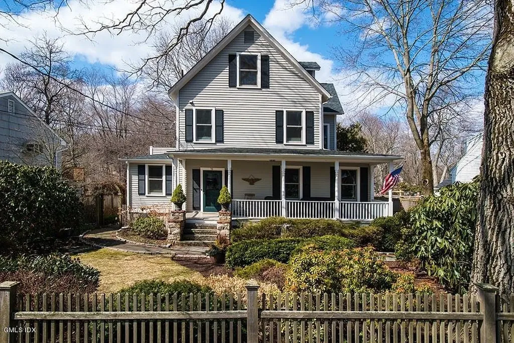 76 Sinawoy Road Cos Cob CT 06807