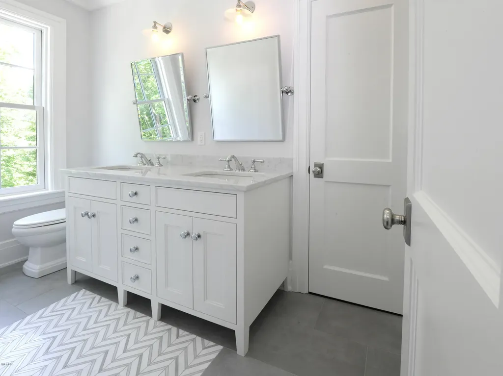 27 Stillman Lane Greenwich CT 06831