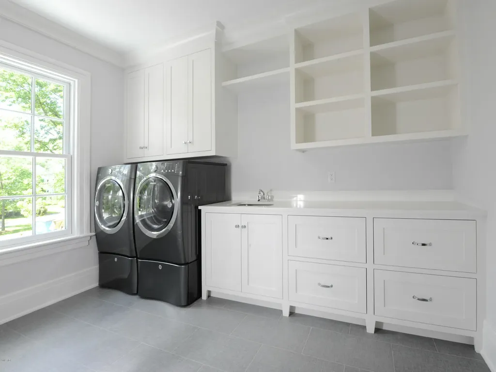 27 Stillman Lane Greenwich CT 06831