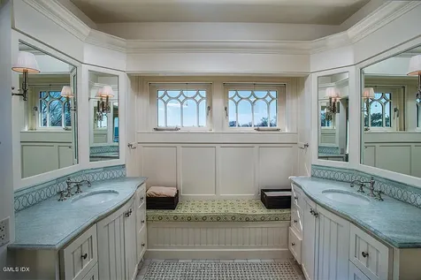 25 E Point Lane Old Greenwich CT 06870